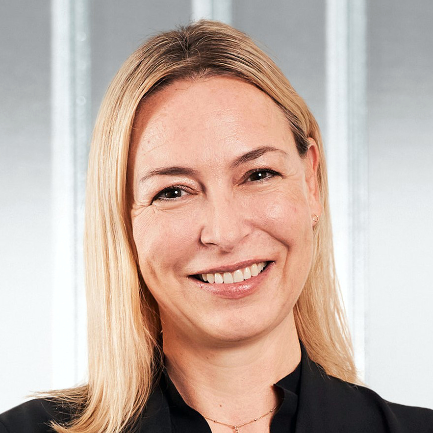 Frau Lisa Schmidt